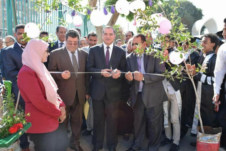 200 نوع من النباتات في معرض الزهور السنوي بجامعة سوهاج