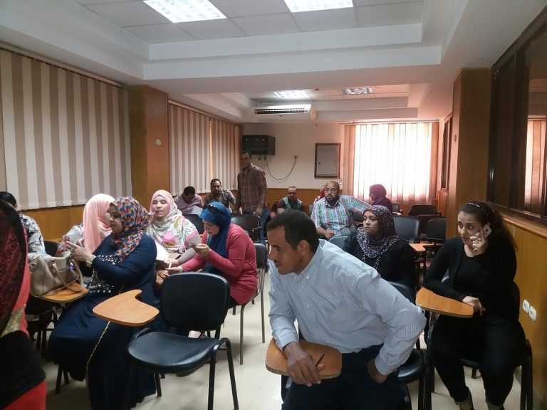 ورشة عمل للعاملين عن الايميل المؤسسي بمركز الخدمات الالكترونية و المعرفية