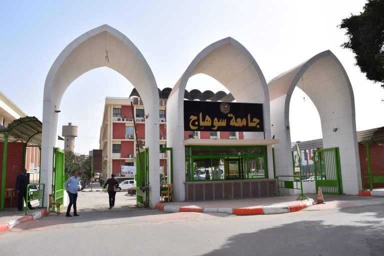 غداً.. جامعة سوهاج تكرم سائق الزراعة ‘‘لشاهمته‘‘