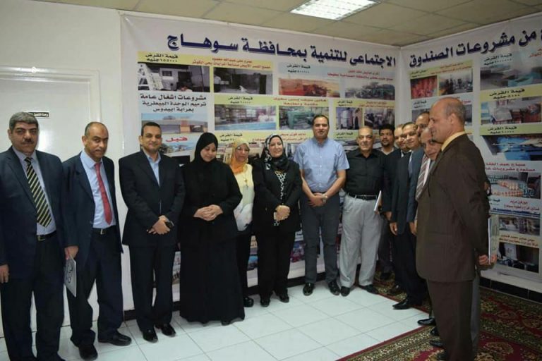 رئيس جامعة سوهاج في زيارة لجهاز تنمية المشروعات الصغيرة بالمحافظة