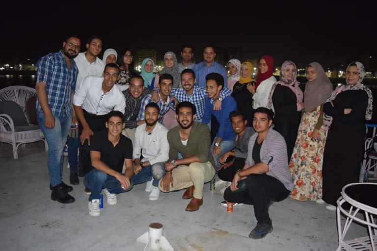 رئيس جامعة سوهاج يناقش مع طلابه الاستعدادات للعام الجديد