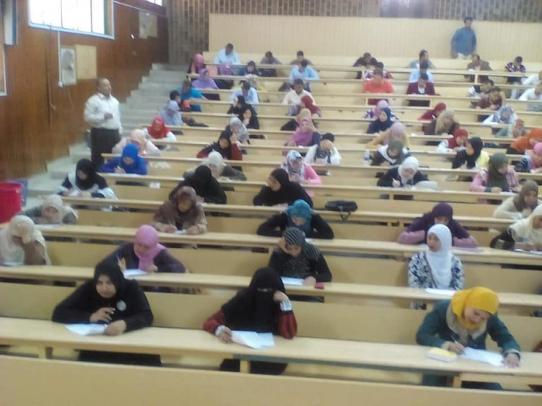 انتهاء امتحانات القبول لبرنامج العلوم العربية والإسلامية بالتعليم المدمج بسوهاج