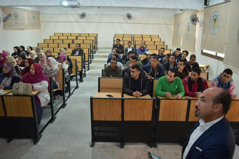 600 طالب وطالبة في ‘‘تدريب‘‘ جامعة سوهاج علي ريادة الأعمال