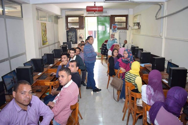 دورتين عن صيانة الحاسب والمحمول تنفذها جامعة سوهاج ضمن مبادرة صنايعة مصر
