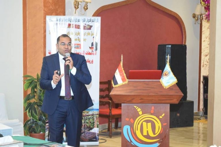 المنشاوي ينادي بالاعتماد الأكاديمي المبنى علي الجدارات بمؤتمر سوهاج لضمان الجودة