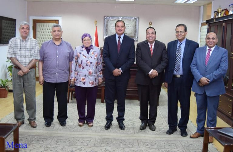 رئيس جامعة سوهاج يستقبل لجنة قطاع دراسات الطفولة ورياض الأطفال