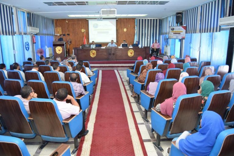 ٧٠ متدرب بجامعة سوهاج يشاركون في دورة “إعداد القادة الإداريين”