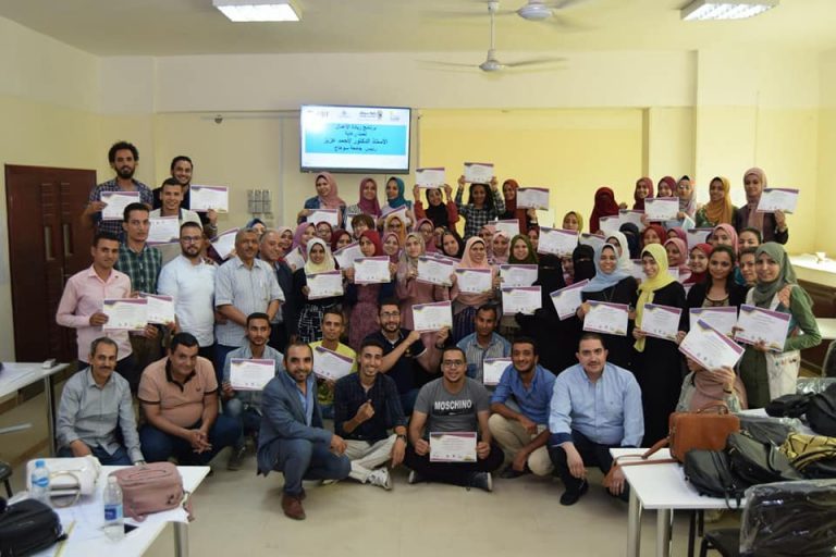 تدريب٣٠٠ طالب علي أساسيات ريادة الأعمال بجامعة سوهاج