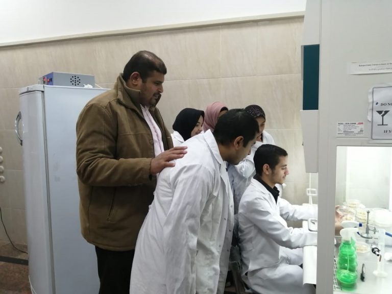 قسم الوراثة وضع خطه بحثية تدريبيه لطلاب المستوى الرابع تخصص وراثه