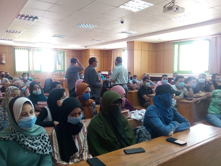 عميد الكليه يفتتح التدريب الميدانى التخصصي المستوى الثالث برنامج الانتاج الحيوانى والدواجن