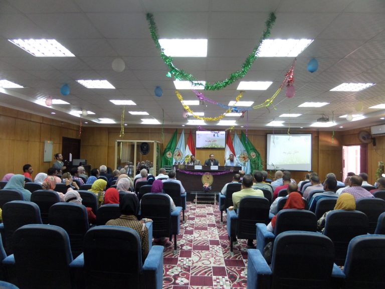 حفل تكريم السادة  الزملاء من أعضاء هيئة التدريس الذين بلغوا سن التقاعد وبعض من السادة الموظفين والعاملين المتميزين