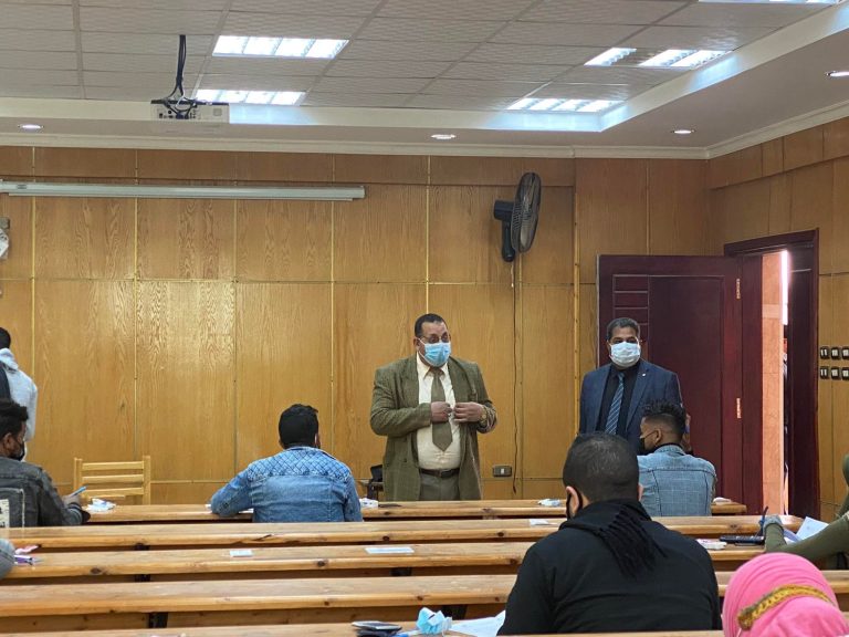 متابعة امتحانات الفصل الدراسي الاول من العام الجامعى 2021 / 2022 م