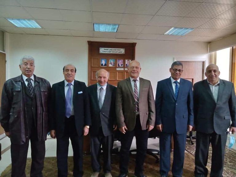 المرشحون لوكالة شئون الدراسات العليا بآداب سوهاج يعرضون خططهم التطويرية