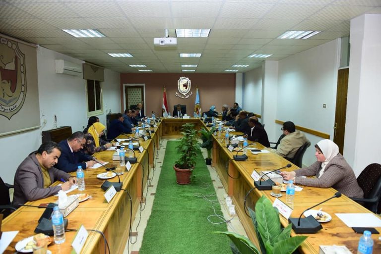 *مجلس جامعة سوهاج يوافق على فتح الانتداب الكلى والنقل لاعضاء هيئة التدريس من جامعات مصر الى كلية الحقوق وتكليف ٧ معيدين جدد