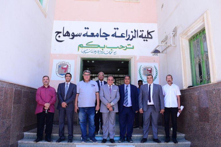 جامعة سوهاج تناقش آثار التغيرات المناخية خلال فعاليات المؤتمر العلمي الثاني لقسم وقاية النبات بكلية الزراعة